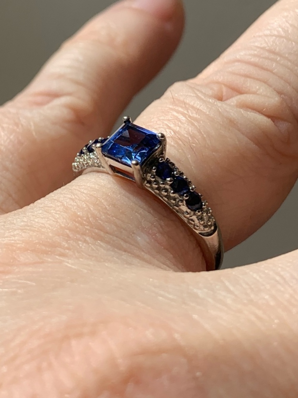 Samuel Aaron Sapphire Ring size 5.5 PRICE DROP – SHIPS TOMORROW - Picture 3 of 9